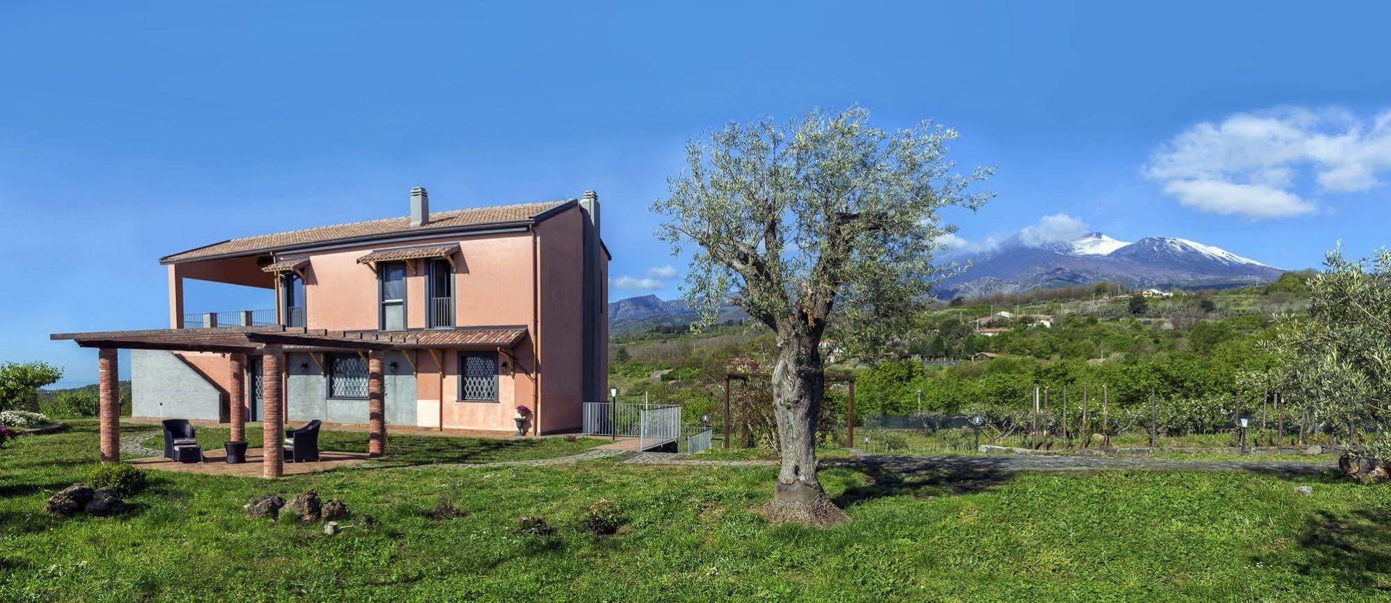 Nake Residenza Artistica Villa Sant'Alfio Bagian luar foto