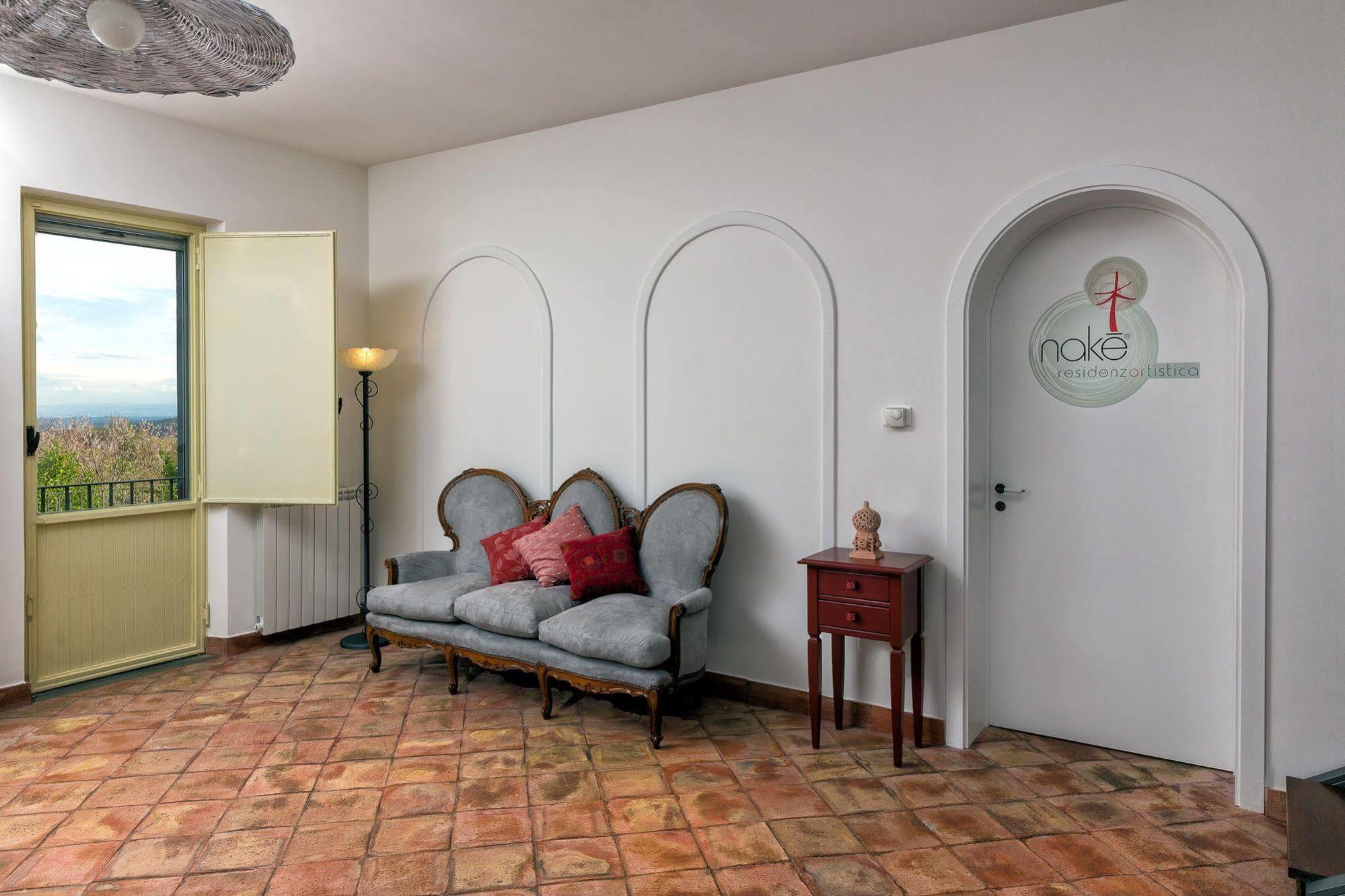 Nake Residenza Artistica Villa Sant'Alfio Bagian luar foto